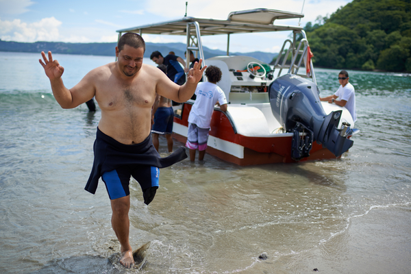 sin limites adaptive diving costa rica connectocean